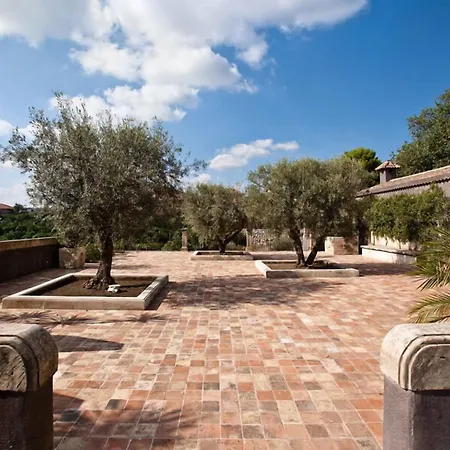 Casa La Carrubbazza Otel 2*
