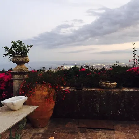 Casa La Carrubbazza Hotel